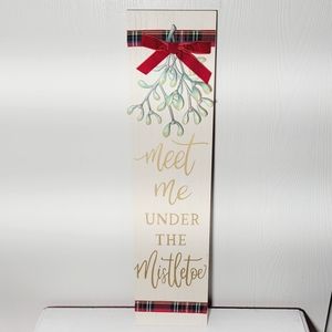 NEW Christmas Mistletoe Wall Decor